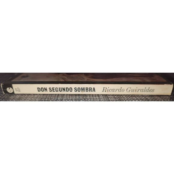 Don Segundo Sombra Mass Market Paperbound Ricardo Güiraldes 1966 - Picture 3 of 5